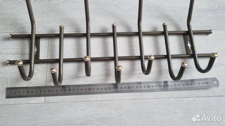 Полка настенная навесная с крючками