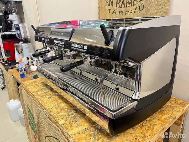 Профессиональная кофемашина Simonelli Aurelia 2