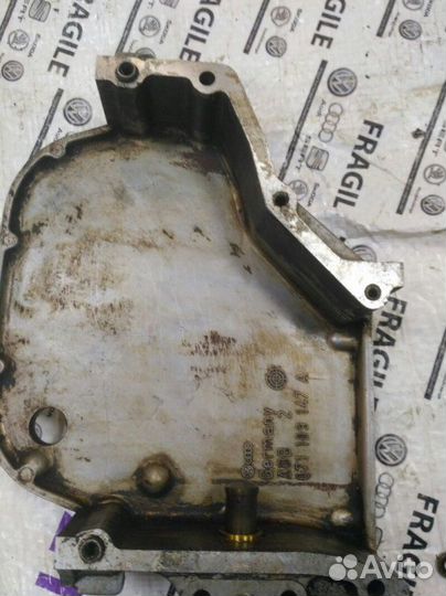 Крышка двигателя передняя Volkswagen Transporter