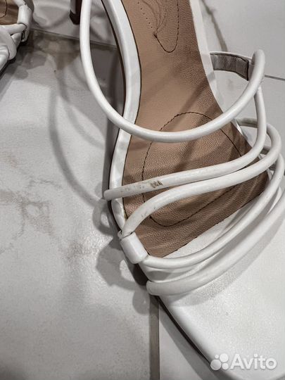 Босоножки stradivarius 38