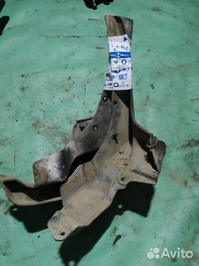 Брызговик передний Nissan Murano Z50 3.5 2004