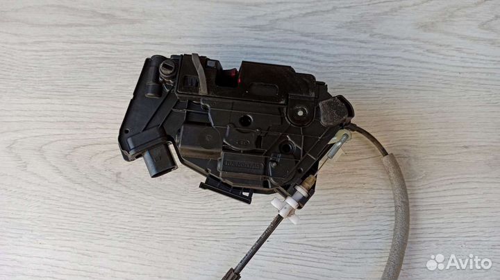 Замок двери задней правой Skoda superb 2