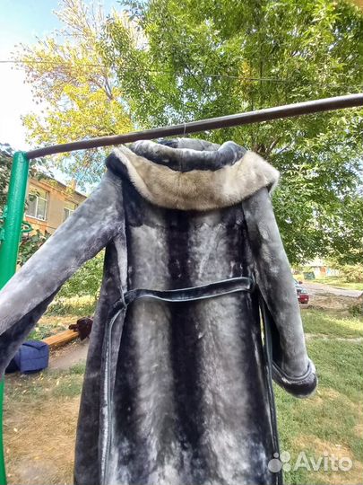 Шуба мутоновая с капюшоном