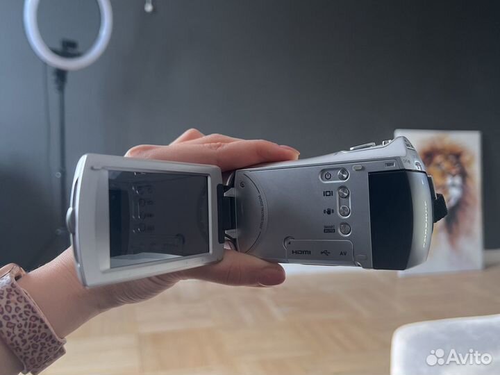 Видеокамера Samsung HMX-H300 Full HD