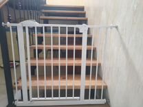 Ворота безопасности на лестницу