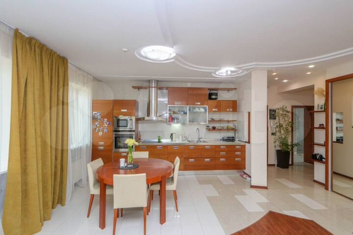 4-к. квартира, 140 м², 5/5 эт.