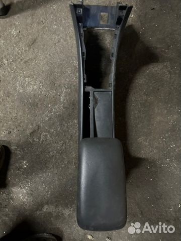 Центральная консоль с подлокотником Lifan Solano