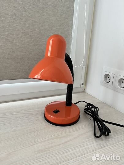 Лампа настольная