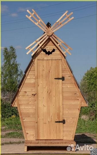 Уличный туалет деревянный HAT119