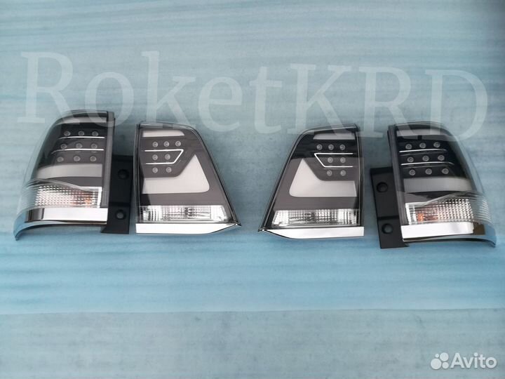 Задние фонари Toyota Land Cruiser 200 07-15 Черные