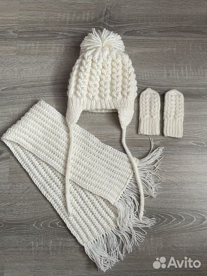 Вязанный набор шапка 44-46, шарф, варежки на годик