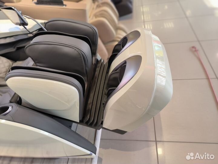 Массажное кресло Casada Skyliner 2