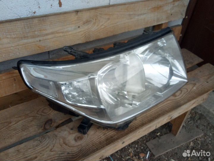 Фара правая 8113060D10 Тойота Лэнд Крузер 200