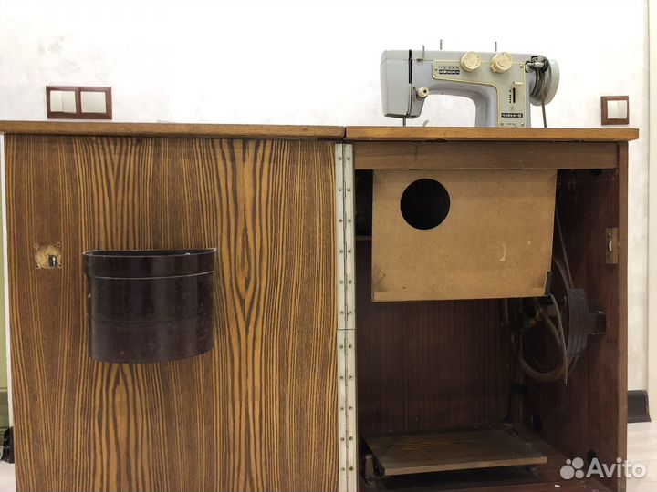 Швейная машинка чайка 3 с тумбой