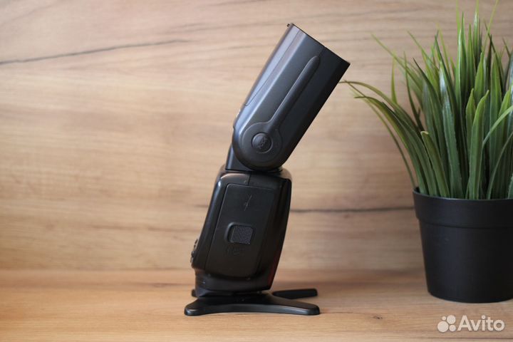 Вспышка Canon Speedlite 600EX-RT