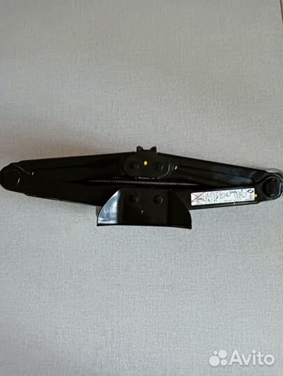 Домкрат штатный Рено-Ниссан № 995504629R оригинал