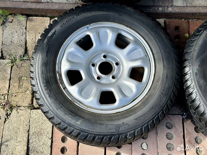 Kumho I’ZEN KW22 215/65 R16 5*114,3 цо66,1