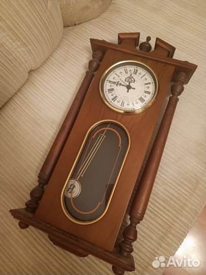 Часы старинные янтарь