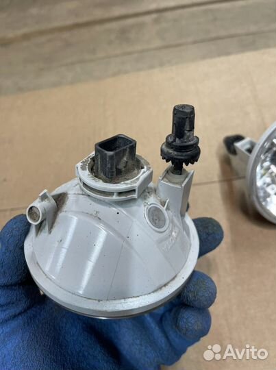 Противотуманная фара Toyota Highlander 3