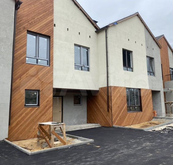 Таунхаус 126,7 м² на участке 1 сот.