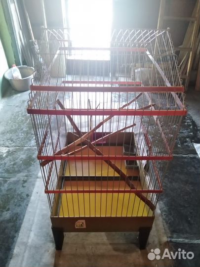 Большая клетка-вольер для птицы