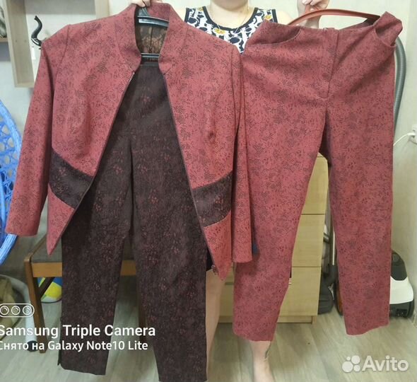 Брючный костюм женский