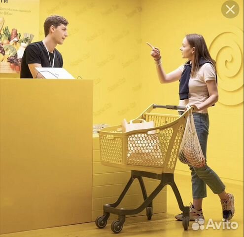 Сотрудник пункта выдачи