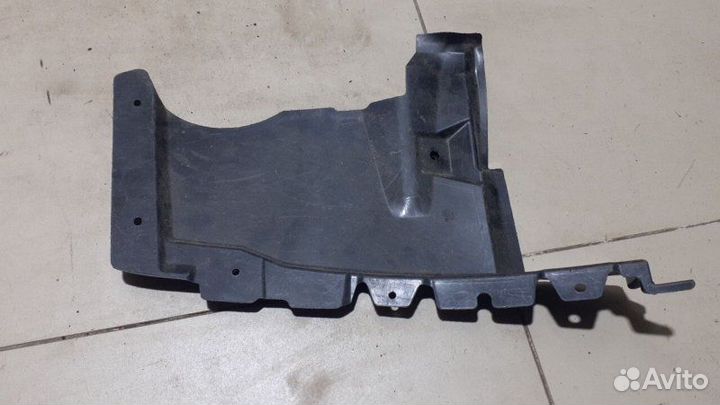 Пыльник крыла задний левый Mitsubishi Pajero 4