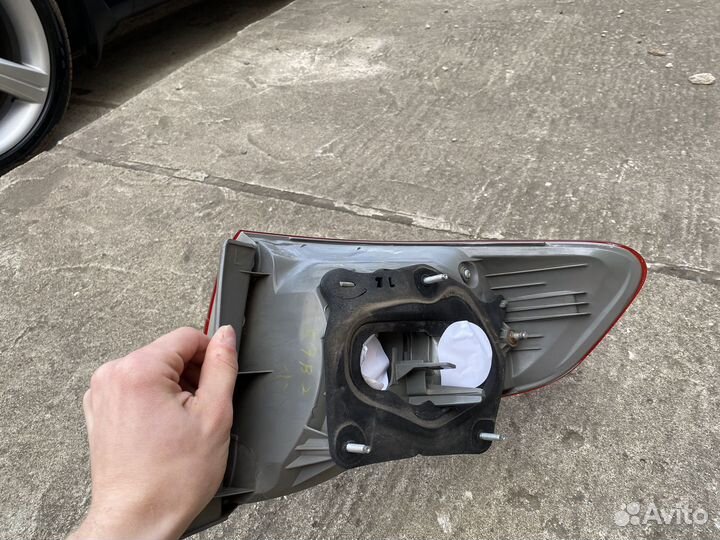 Задний фонарь toyota corolla 150