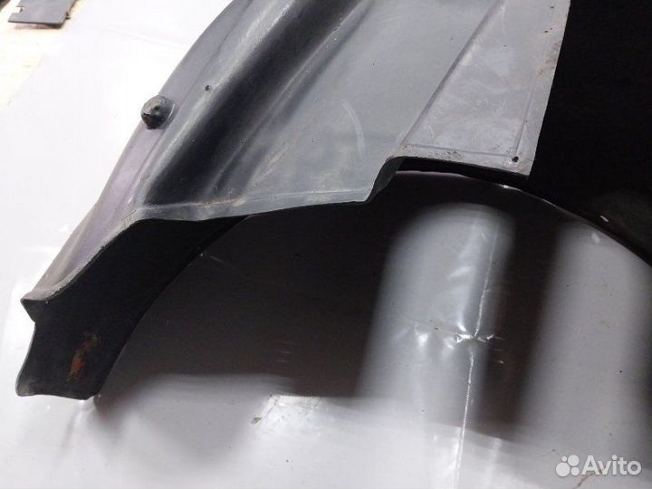 Локер подкрылок задний правый Renault Logan седан