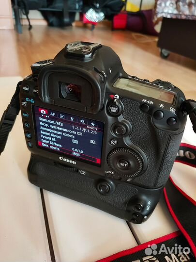 Canon EOS 5d mark III + батарейный блок BG-E11