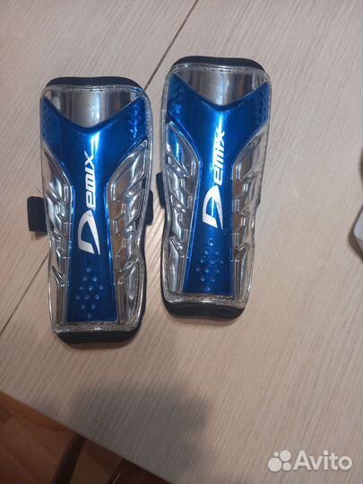 Щитки футбольные детские