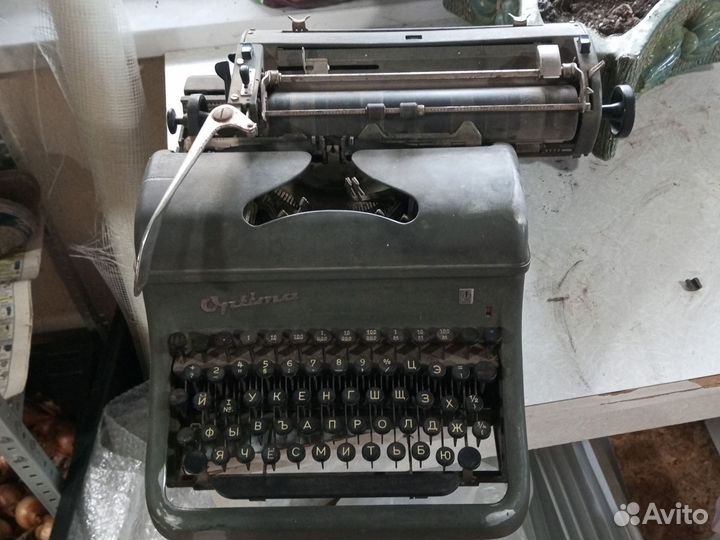 Старинная ретро печатная машинка Optima