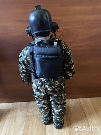 Кукла солдат на батарейках