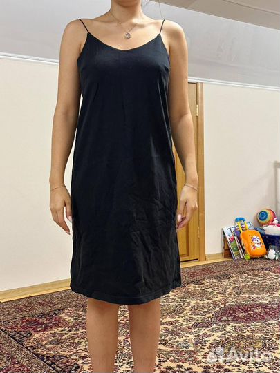 Платье на брительках 46