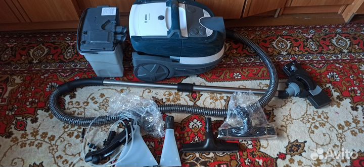 Моющий пылесос Bosch BWD41720