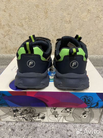 Кроссовки 23 размер