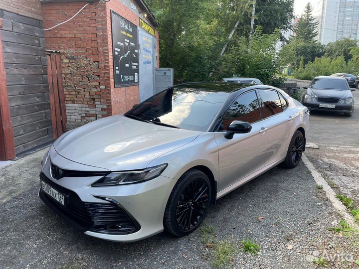 Черный полиуретан для крыш авто, панорама