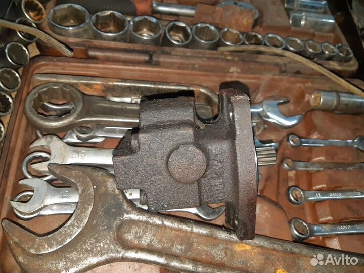 Насос низкого на мерседес аксор