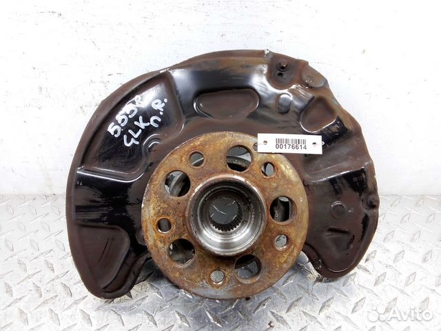 Кулак поворотный правый Mercedes GLK X204