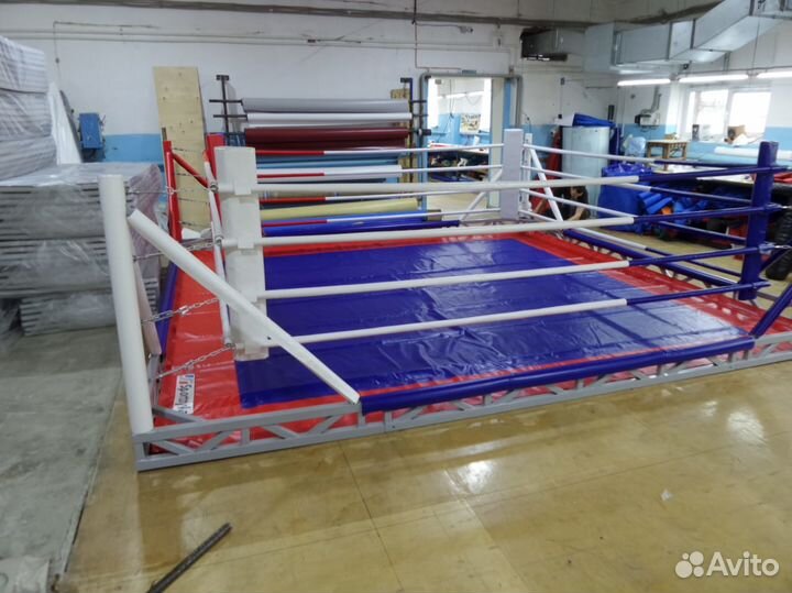 Ринг боксерский напольный с упорами, на раме SPL