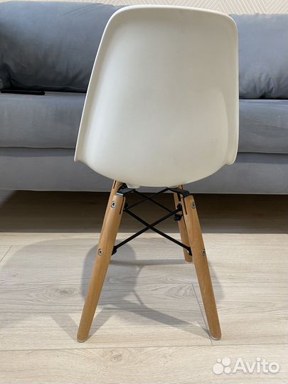 Детский белый стул Eames DSW как новый