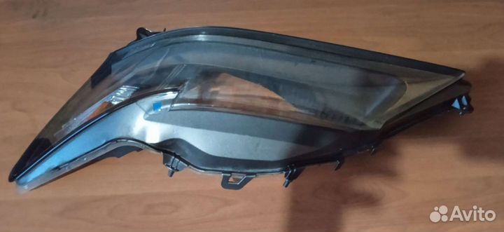 Стекло Автомобильной фары Toyota 8117130G10