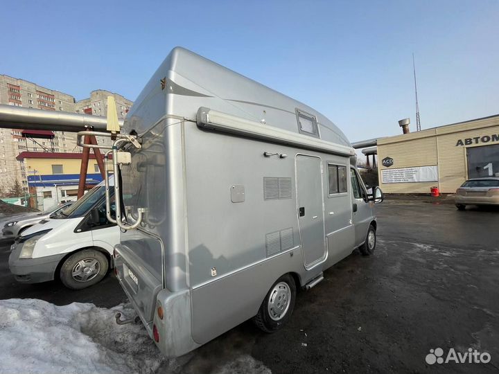 Полуинтегрированный Hymer Exsis-t, 2005