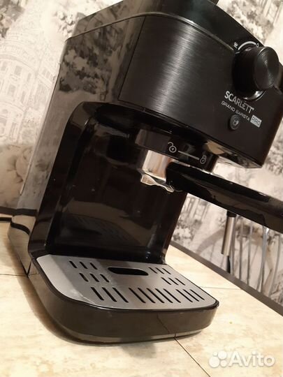 Кофеварка рожкового типа Scarlett SC-CM33015