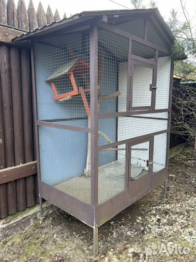 Большая клетка для птиц или другой живности