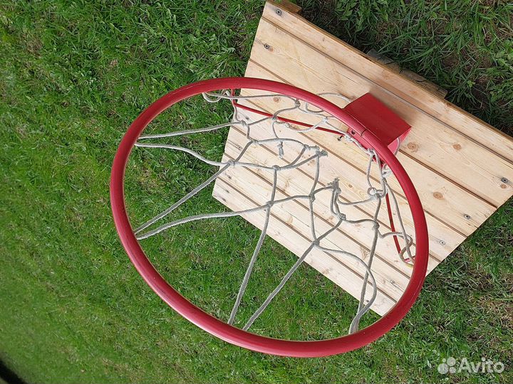 Баскетбольное кольцо со щитом