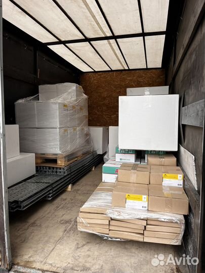 Водитель экспедитор на своем грузовом авто