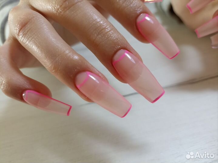 Маникюр, наращивание ногтей