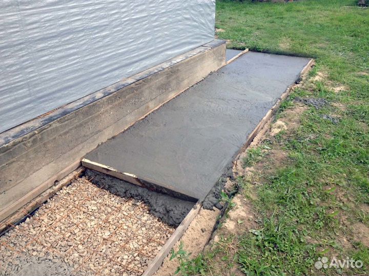 Рабочий на бетонирование